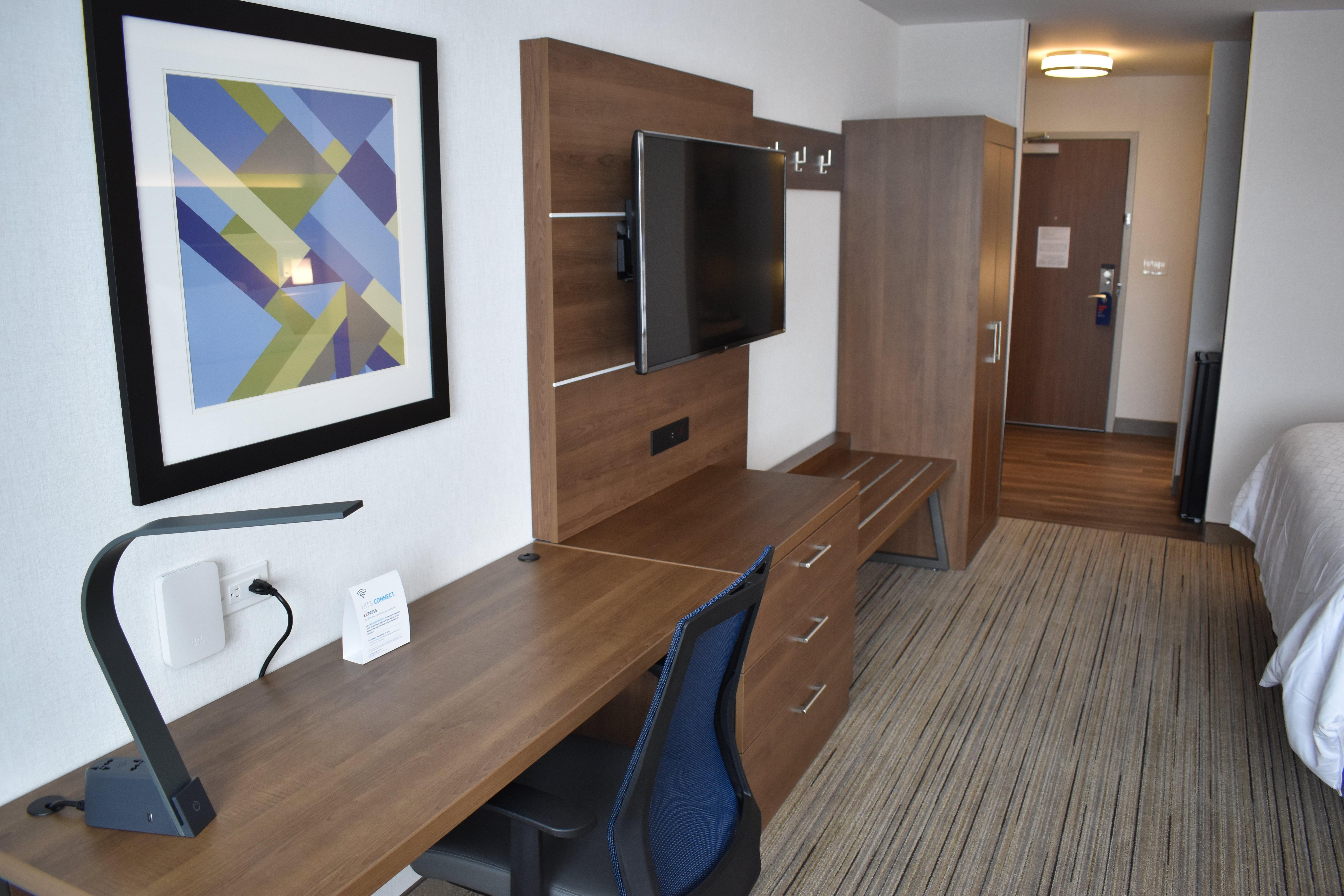 Holiday Inn Express & Suites - Boston South - Randolph By Ihg Εξωτερικό φωτογραφία